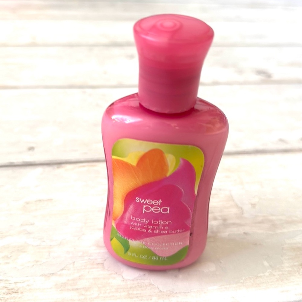 Bath & Body Works Sweet Pea Body Lotion w/ Vitamin E Signature Collection